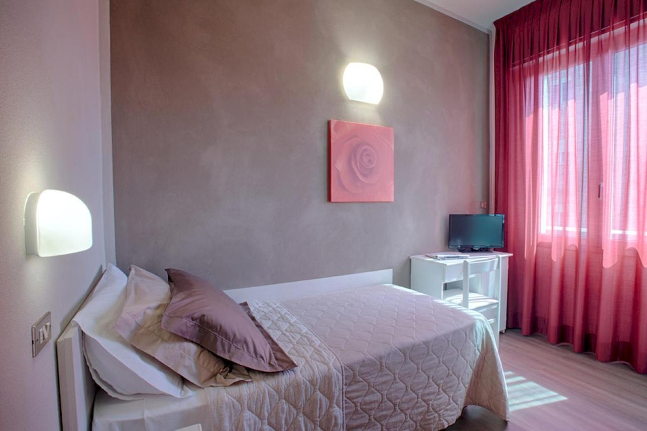 Hotel Columbia Bellaria-Igea Marina Phòng bức ảnh